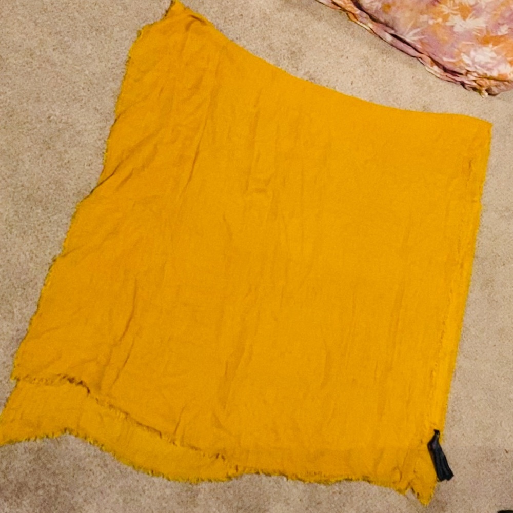 ZARA - beautiful GOLD womens SCARF - LARGE